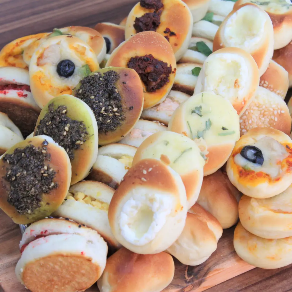 Mini Pastries With Different And Fresh Fillings - 1 Kilo
